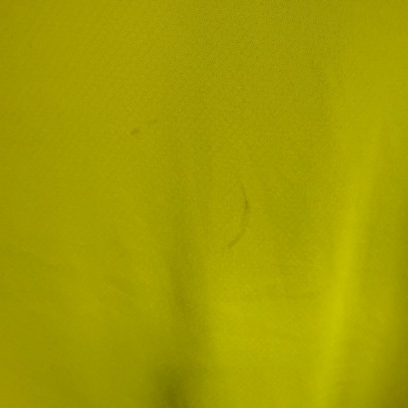 Under Armour Men’s Neon Yellow Polo with Dark Contrast Trim Size Medium - Picture 5 of 5